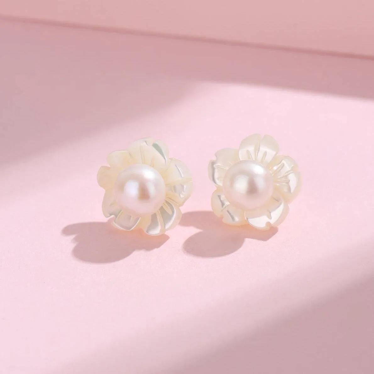 6-7mm Floral Freshwater Pearl Ear Stud Earrings