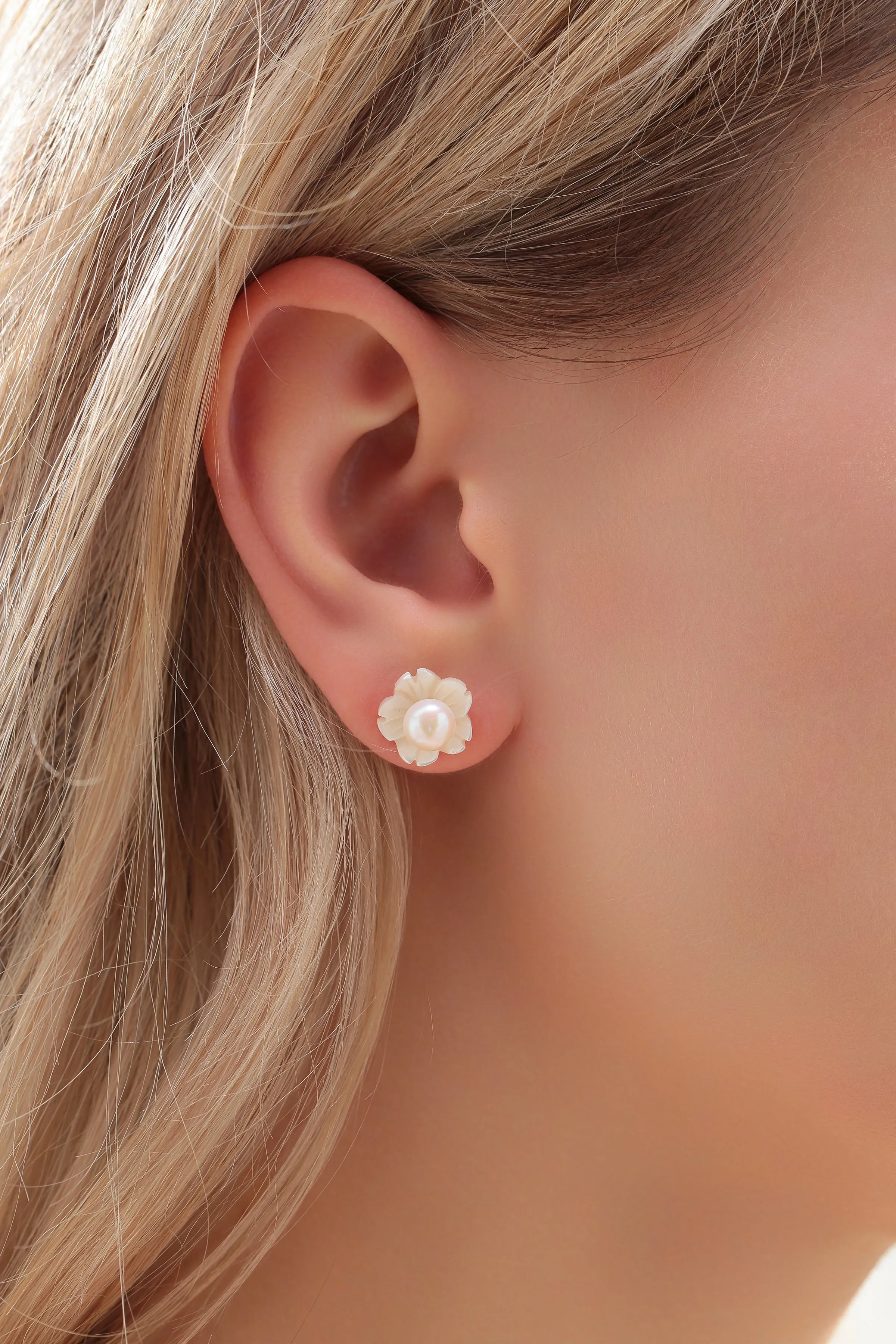 6-7mm Floral Freshwater Pearl Ear Stud Earrings