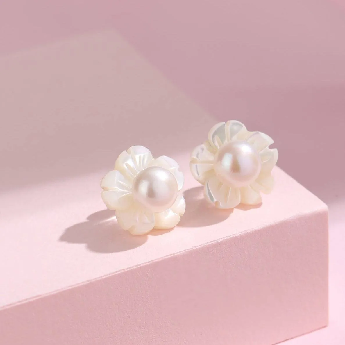 6-7mm Floral Freshwater Pearl Ear Stud Earrings