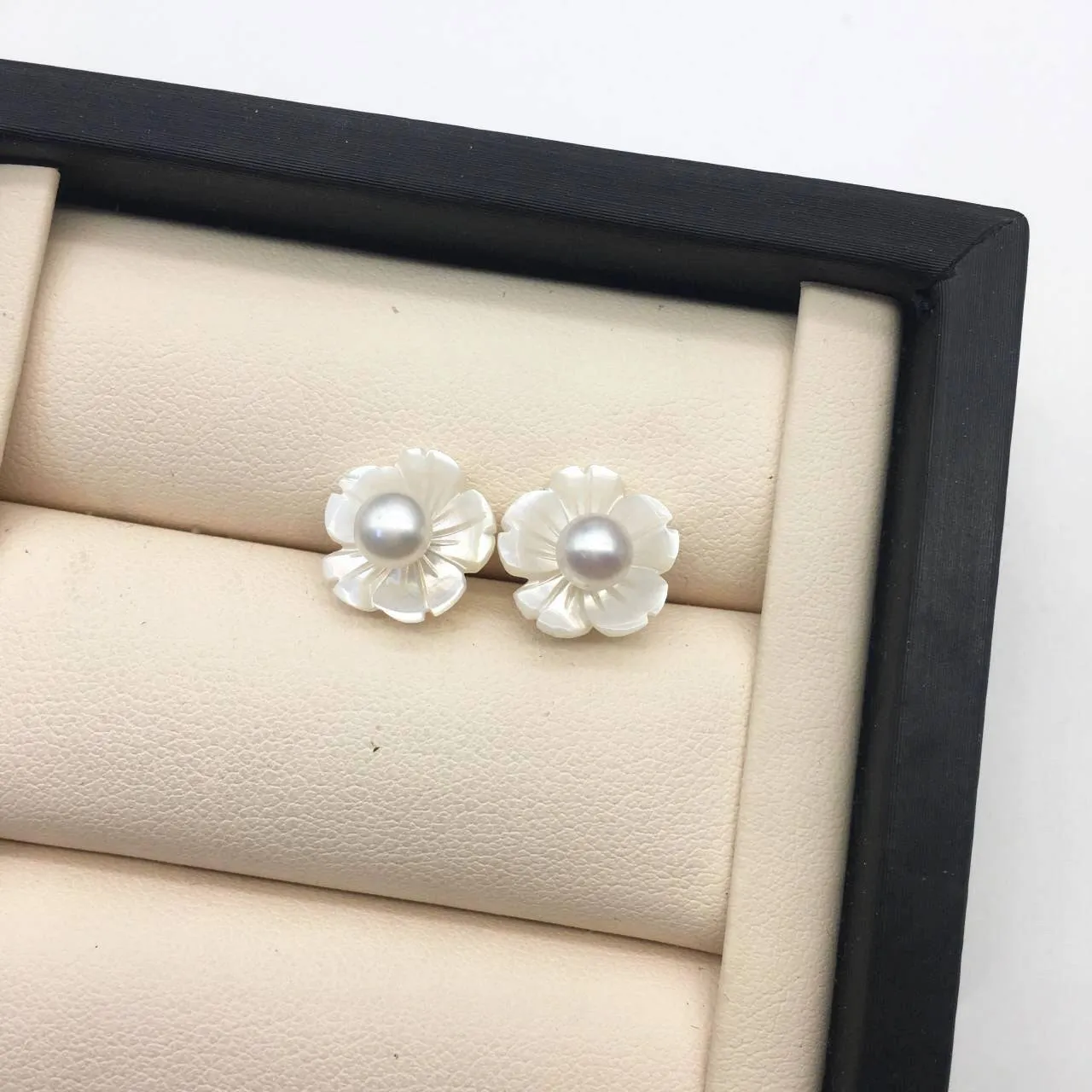 6-7mm Floral Freshwater Pearl Ear Stud Earrings