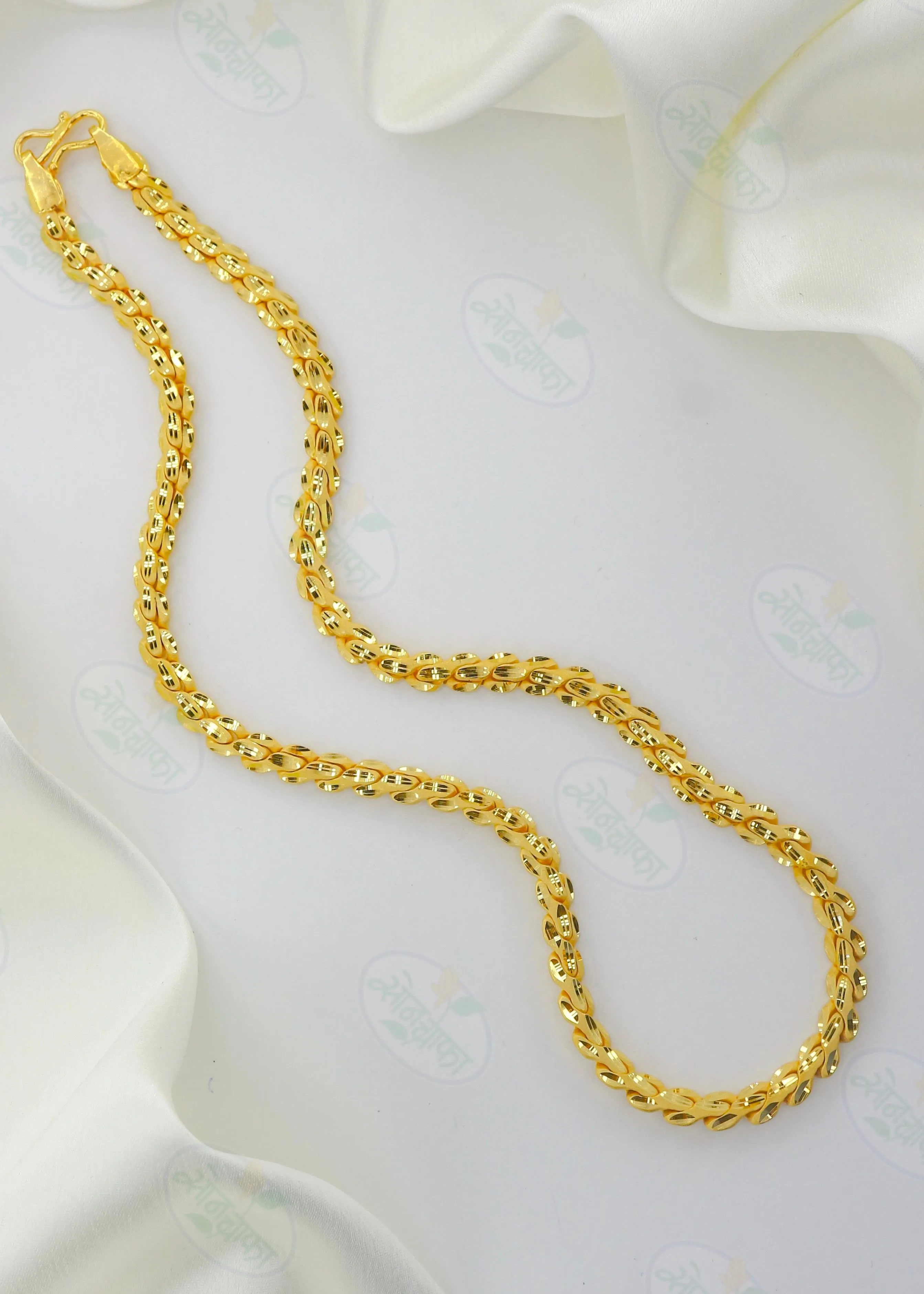 ADORABLE GOLD PLATED CHAIN