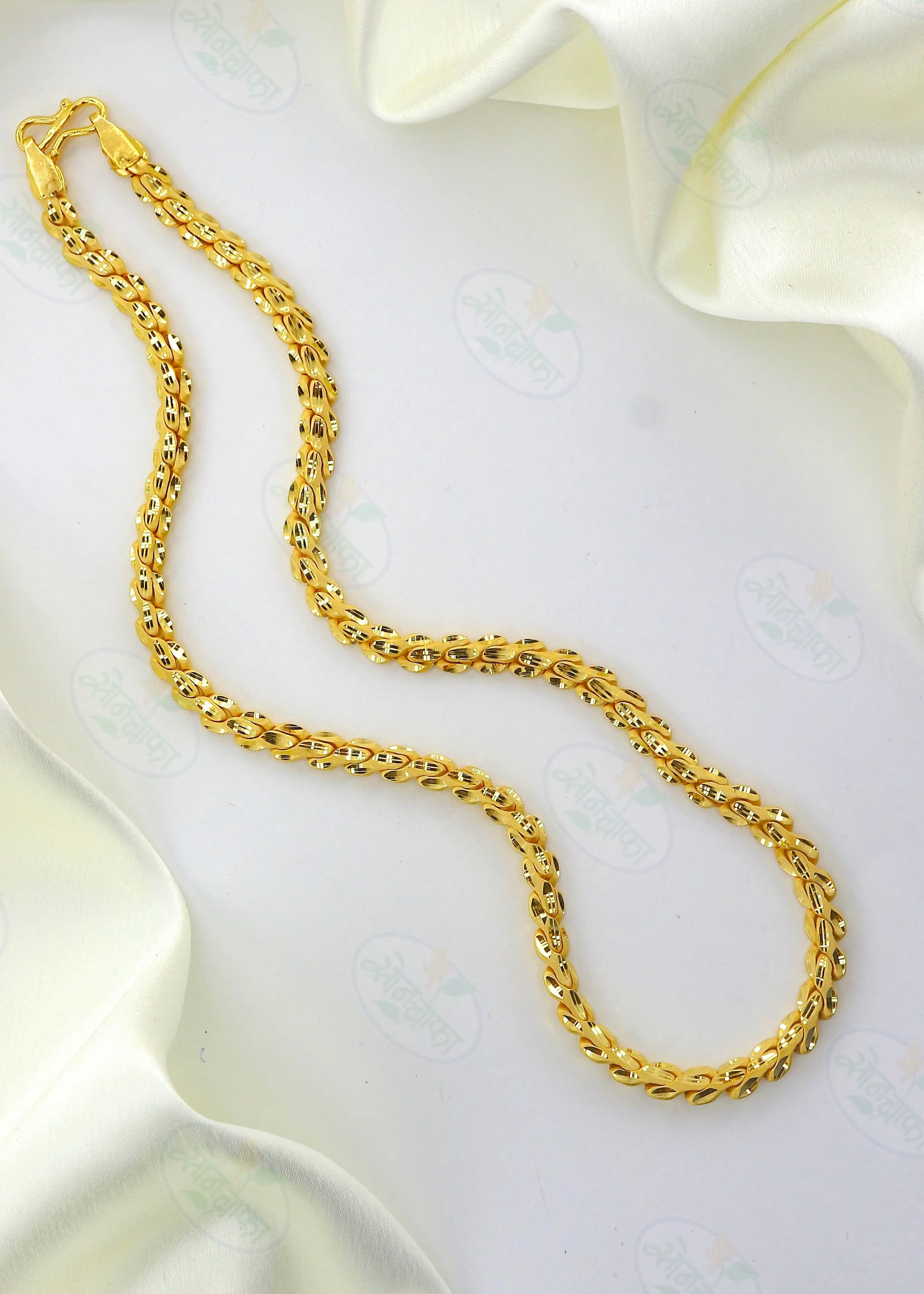 ADORABLE GOLD PLATED CHAIN