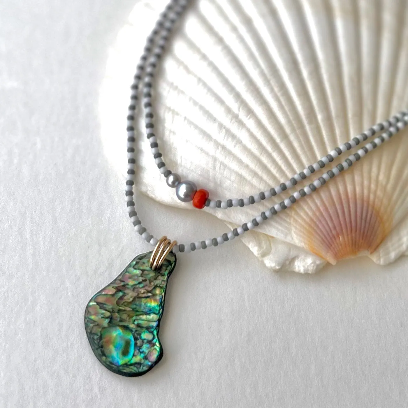 LONG SEED BEAD ABALONE PENDANT NECKLACE WITH FRESHWATER PEARLS