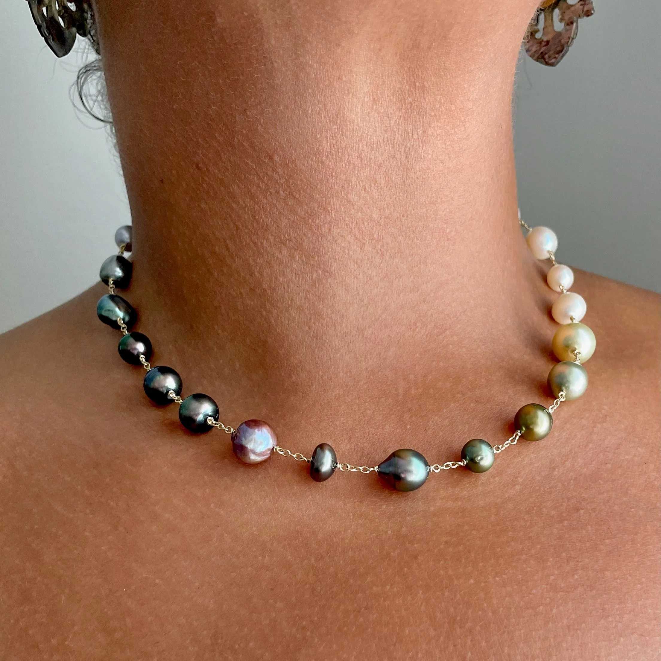 STUNNING OMBRE PEARL SOLID GOLD WRAP NECKLACE